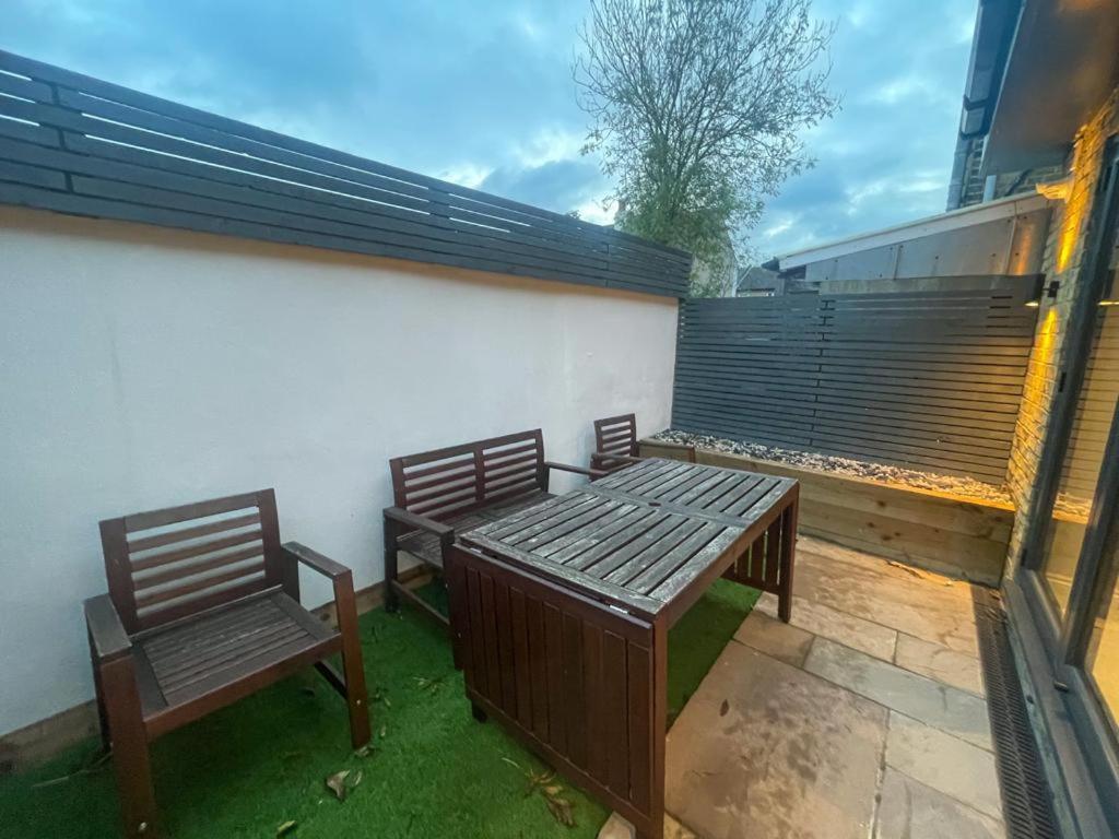 2A Seymour Road Villa Sutton  Luaran gambar
